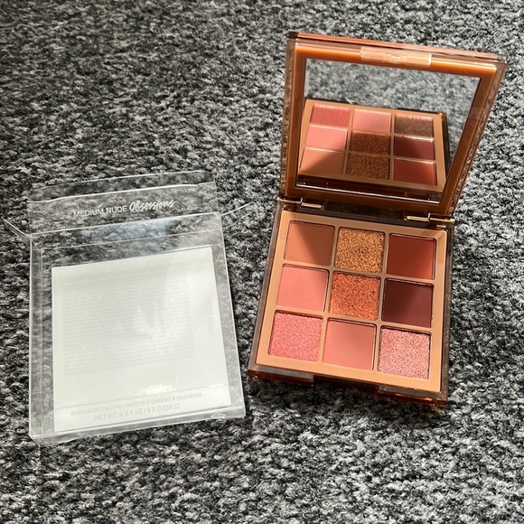 Huda beauty palette - Picture 2 of 4